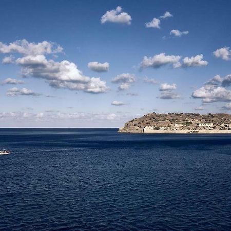 Plaka Sea Front Residence Элунда Экстерьер фото